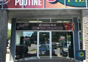 Conception, impression et installation des enseignes rétro-éclairées pour Restaurant Jack's Pizza