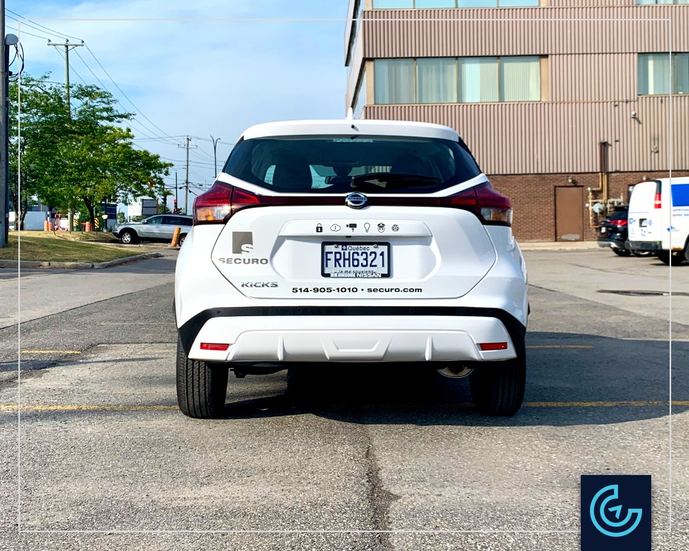 Vehicle lettering on a crossover SUV 2021 Nissan Kicks for the security solutions provider Securo