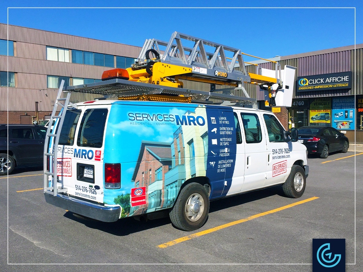 Demi-wrap d'un minivan de service Ford Econoline Cargo 2012 allongé pour le service de nettoyage de vitres Services MRO.