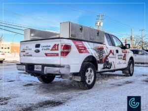 Habillage partiel et lettrage de la camionnette pickup Ford F-150 2014, cabine allongée, lit standard pour la service de location des équipements industriels Location A1.