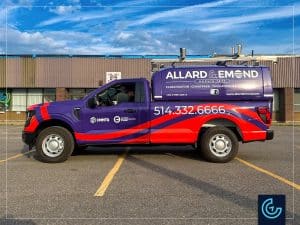 Habillage complet d'une camionnette pickup Ford F-150 2025, cabine régulière, lit long avec une boîte carrosserie de 8 pieds Spacekap Wild pour l'entrepreneur en génie climatique Allard & Emond.