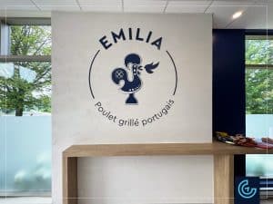 Restaurant branding wall graphics and directional signages printed and installed for the Portuguese-style cuisine restaurant franchise Emilia, branch in Ville Saint-Laurent.