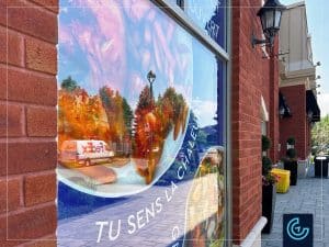 Temporary window graphics "Opening soon" designed, printed and installed for the Pourtugese-style grilled chicken restaurant franchise Emilia, branch in Ville Saint-Laurent.
