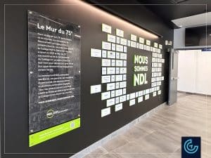 Donors wall composed of acrylic plaques and 3D letters produced and installed for Collège Notre-Dame-de-Lourdes to celebrate its 75th anniversary.