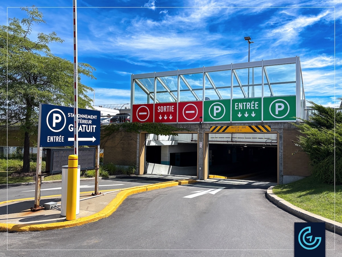 Parking signage designed, printed and installed for the shopping center Marché Central in Montreal.