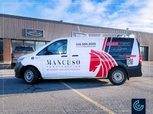 Habillage partiel et lettrage d'un fourgonnette 2020 Mercedes-Benz Metris, version cargo, pour l'entrepreneur général en construction Innovations Mancuso.