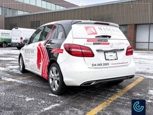 Habillage partiel et lettrage de véhicule sur une voiture Mercedes-Benz B250 2015 pour l'entrepreneur général en construction Innovations Mancuso.