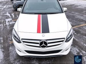 Habillage partiel et lettrage de véhicule sur une voiture Mercedes-Benz B250 2015 pour l'entrepreneur général en construction Innovations Mancuso.