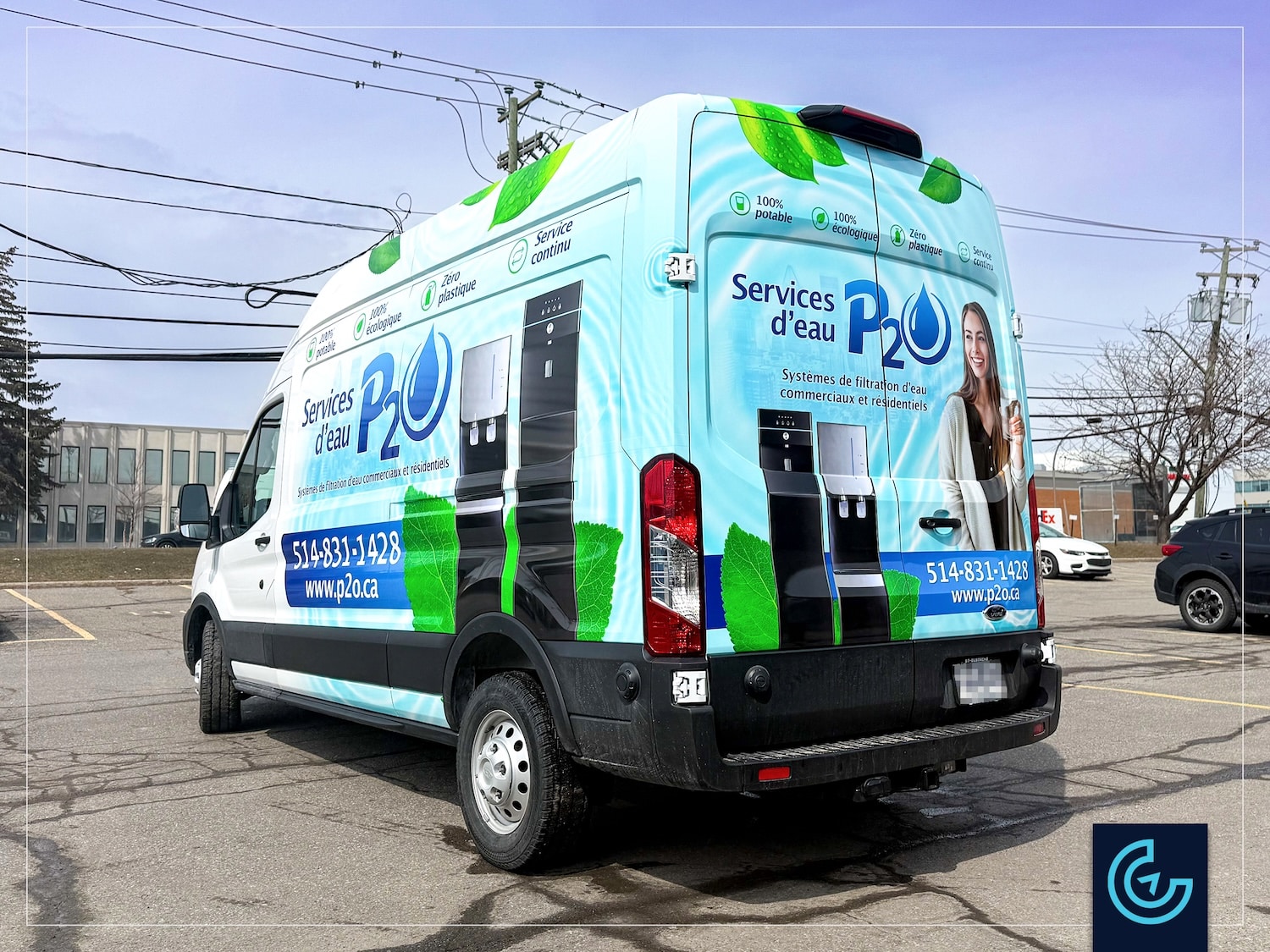 Habillage de fourgon commercial d'un van Ford Transit 2025, toit surélevé pour le distributeur de filtres à eau commerciaux et résidentiels Services d'eau P2O.