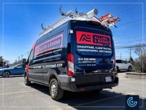 Habillage complet d'un fourgon de service d'un Ford Transit 2026, toit moyen, pour l'entrepreneur en CVC/génie climatisé Allard & Emond, avec leur nouvelle image de marque.