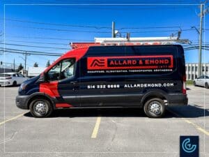 Habillage complet d'un fourgon de service d'un Ford Transit 2026, toit moyen, pour l'entrepreneur en CVC/génie climatisé Allard & Emond, avec leur nouvelle image de marque.