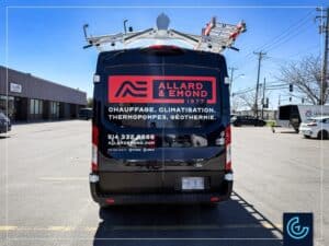Habillage complet d'un fourgon de service d'un Ford Transit 2026, toit moyen, pour l'entrepreneur en CVC/génie climatisé Allard & Emond, avec leur nouvelle image de marque.