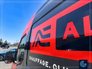 Habillage complet d'un fourgon de service d'un Ford Transit 2026, toit moyen, pour l'entrepreneur en CVC/génie climatisé Allard & Emond, avec leur nouvelle image de marque.