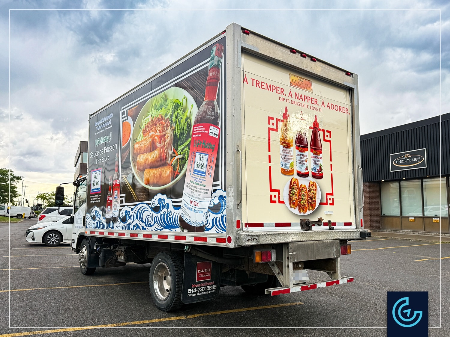 Habillage publicité de boîte de camion d'un Isuzu NRR avec une boîte de transport de 16-pieds pour l'importateur de produits alimentaires Transhing Investments Inc.