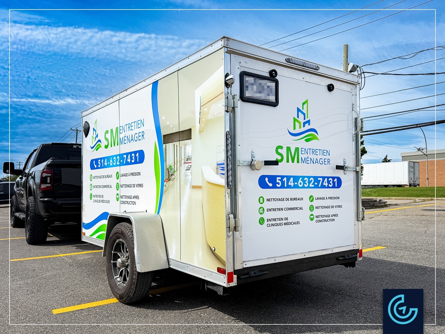Trailer partial wrap and lettering of a 10-foot enclosed trailer for the cleaning service SM Entretien Ménager.